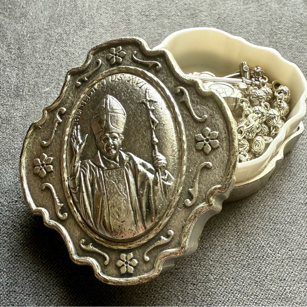 Italy Pope Benedict XVI Rosary with box from Vatican